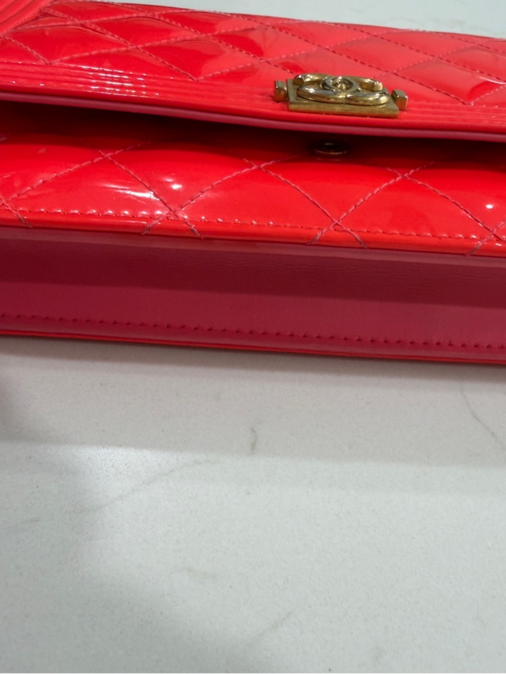 CHANEL Quilted Patent Clutch in Bright Red with Gold-Tone CC Lock - Picture 5 of 8